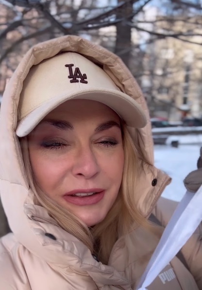 Какие головные уборы выбирают звезды: примеры от Кузнецовой, жены Решетника и Джамалы