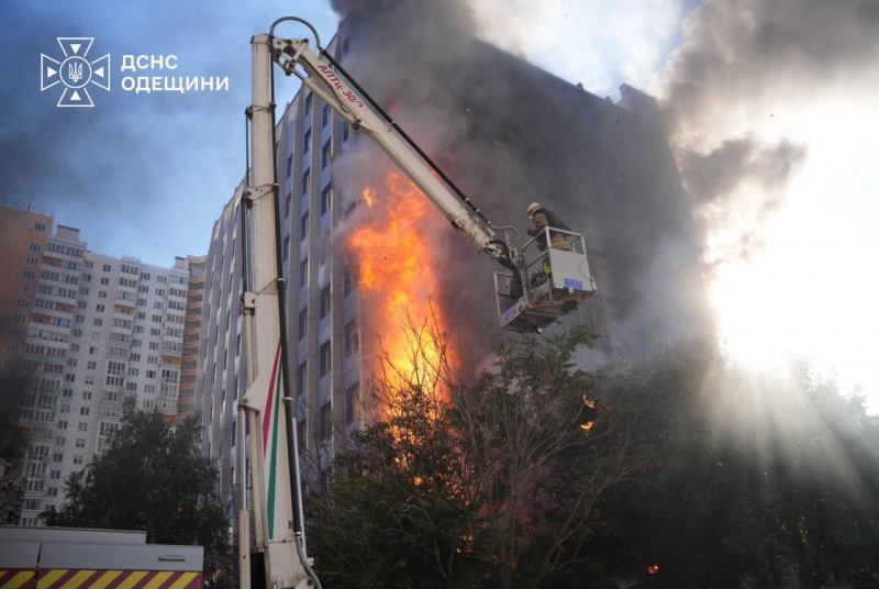 Double strike: Rescuers show aftermath of Russian attack on central Odesa