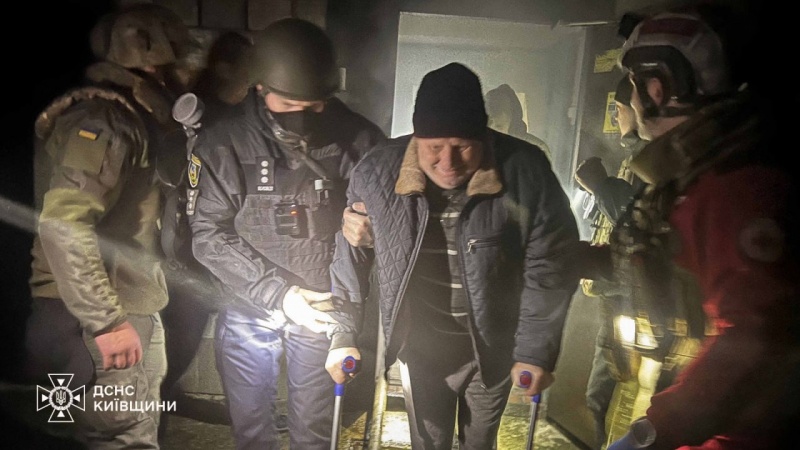 Russia strikes Vyshhorod leaving casualties and damaged high-rise: Consequences reported