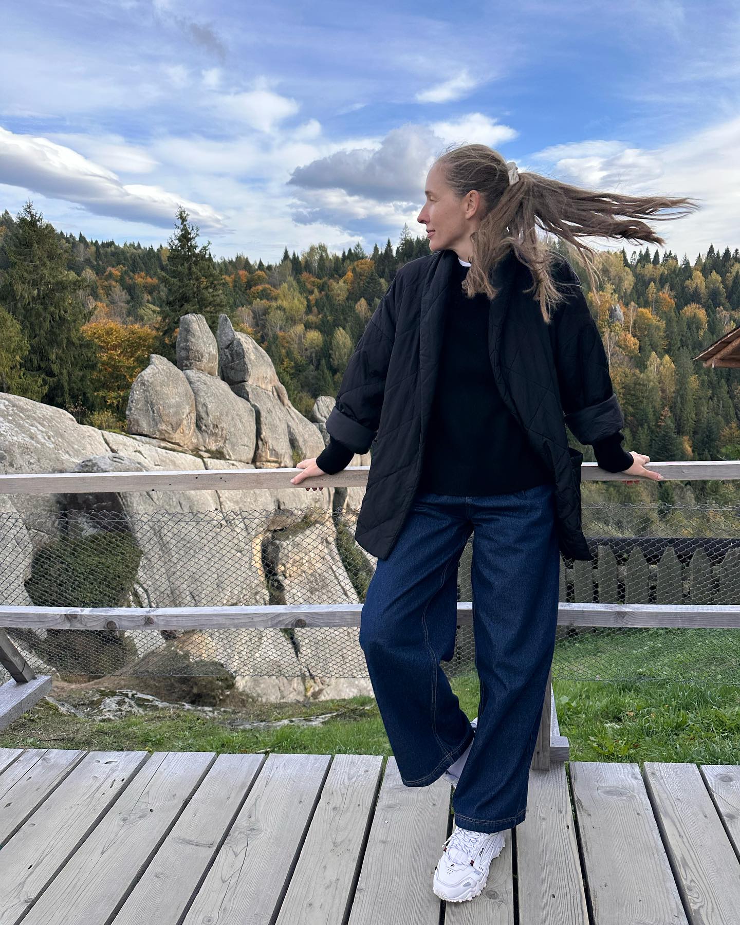 Зірки в захваті від цих фасонів курток та пальто: 6 найбільших трендів осені 2024 року