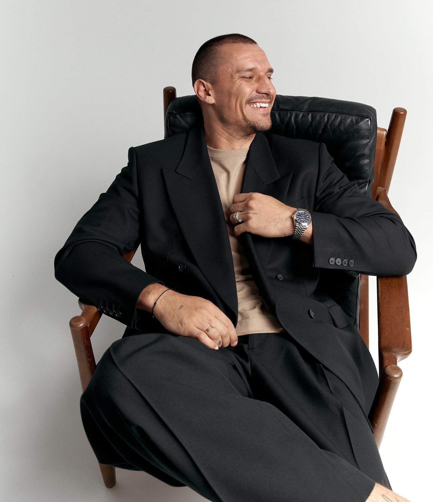 Цымбалюк показал архивное фото, на котором его трудно узнать: как выглядел актер в молодости