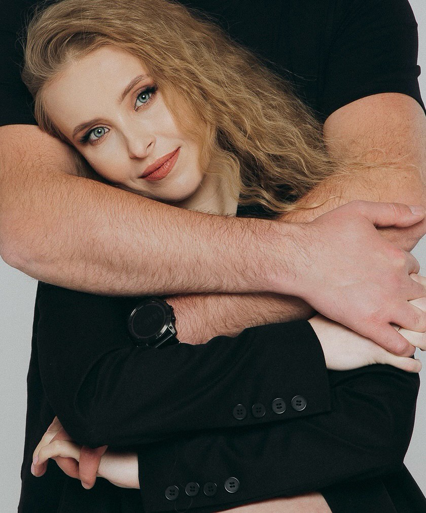 Звезда &quot;Кріпосної&quot; &quot;засветила&quot; загадочного возлюбленного, от которого родила доченьку