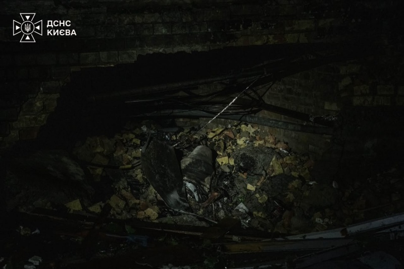 Kyiv hit by Russian strike: 5-story building damaged, people injured