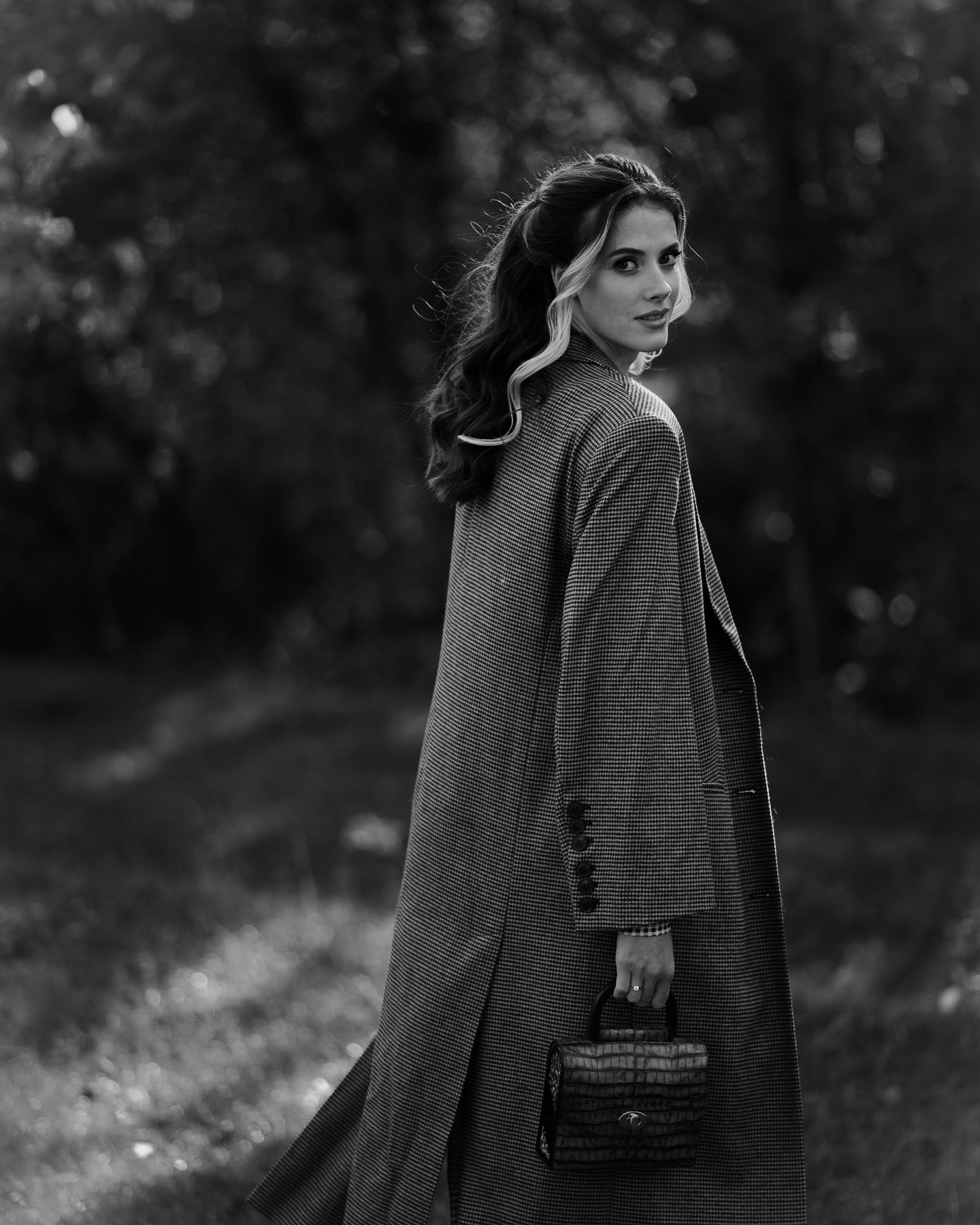 Массивное пальто и приталенное платье. Магучих показала стильный &quot;лук&quot; на осень (фото)