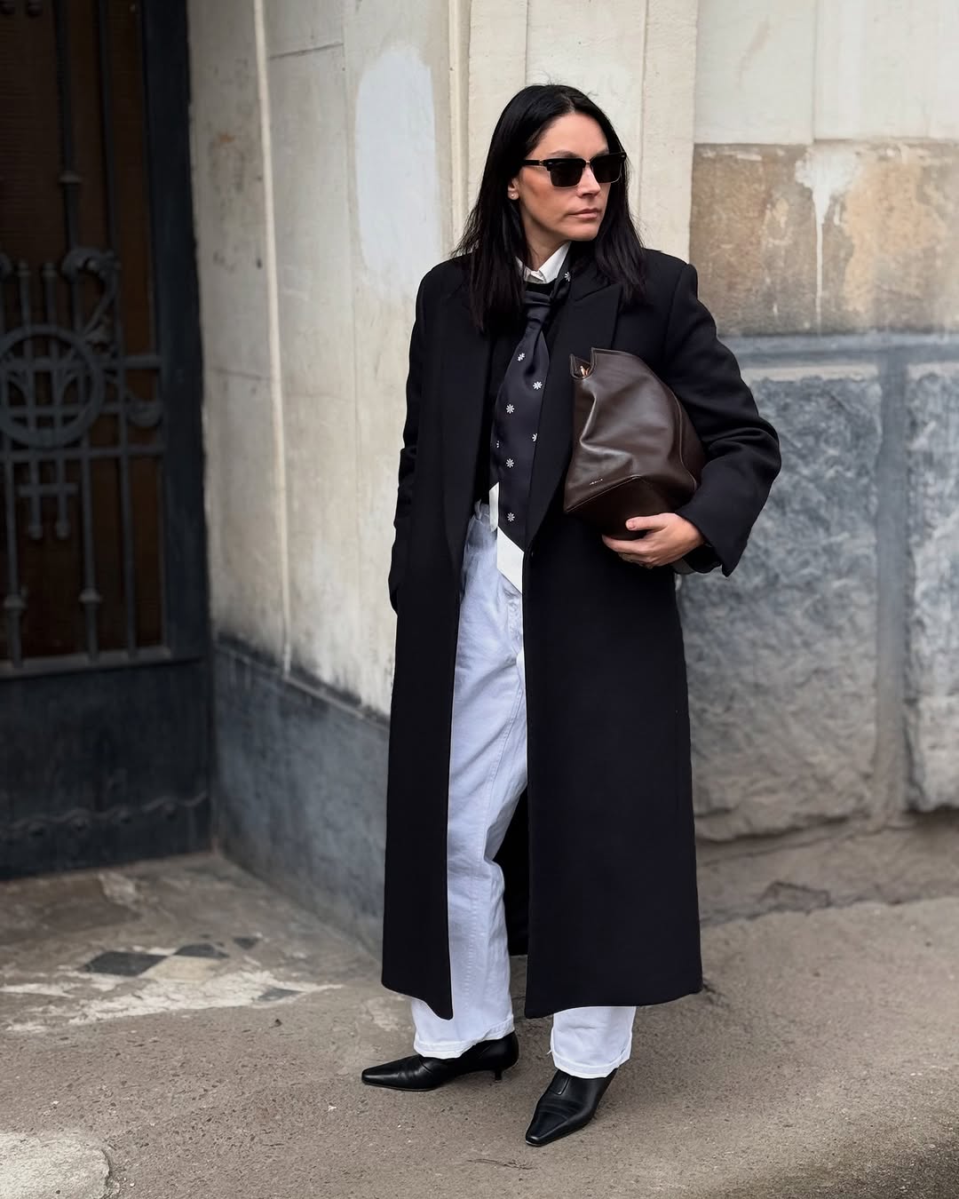 Білі джинси - тренд прямо зараз: як зробити їх яскравим акцентом в образі