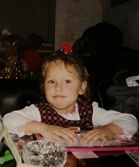 Як дві краплі води: Даша Квіткова вразила схожістю зі своїм сином на архівних фото