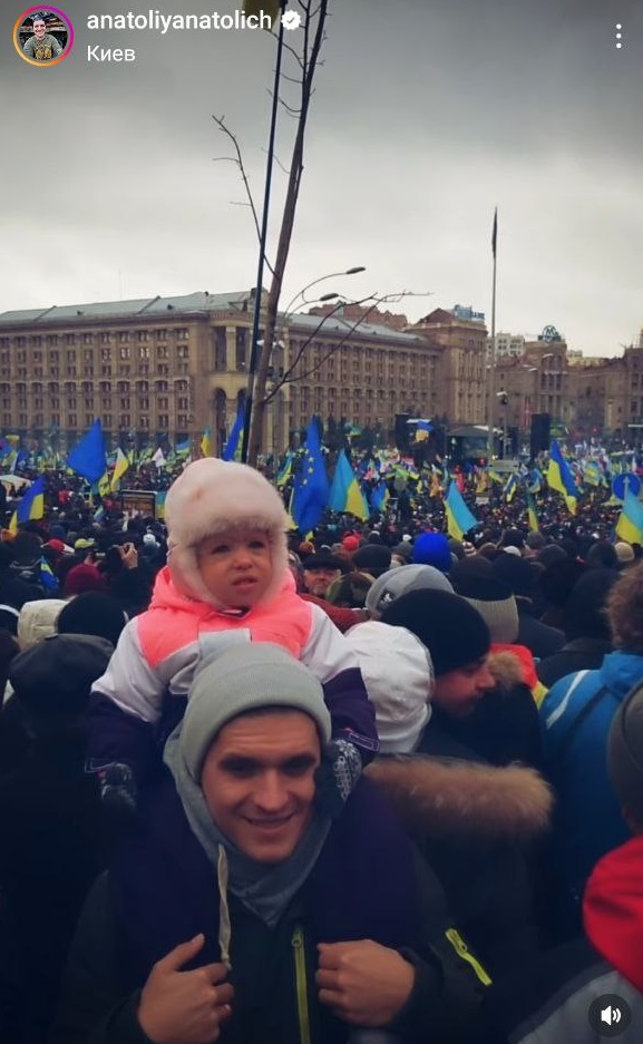 Анатолій Анатоліч показав рідкісні фото з донькою на Майдані: як вони виглядали 11 років тому