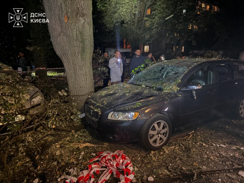 Russia strikes Kyiv's Lukianivka again, causing fresh destruction