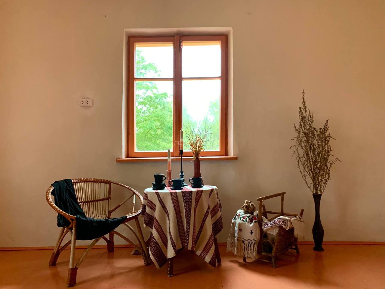 В Україні ремонтують старі хати та виставляють їх на продаж: як це виглядає (фото)