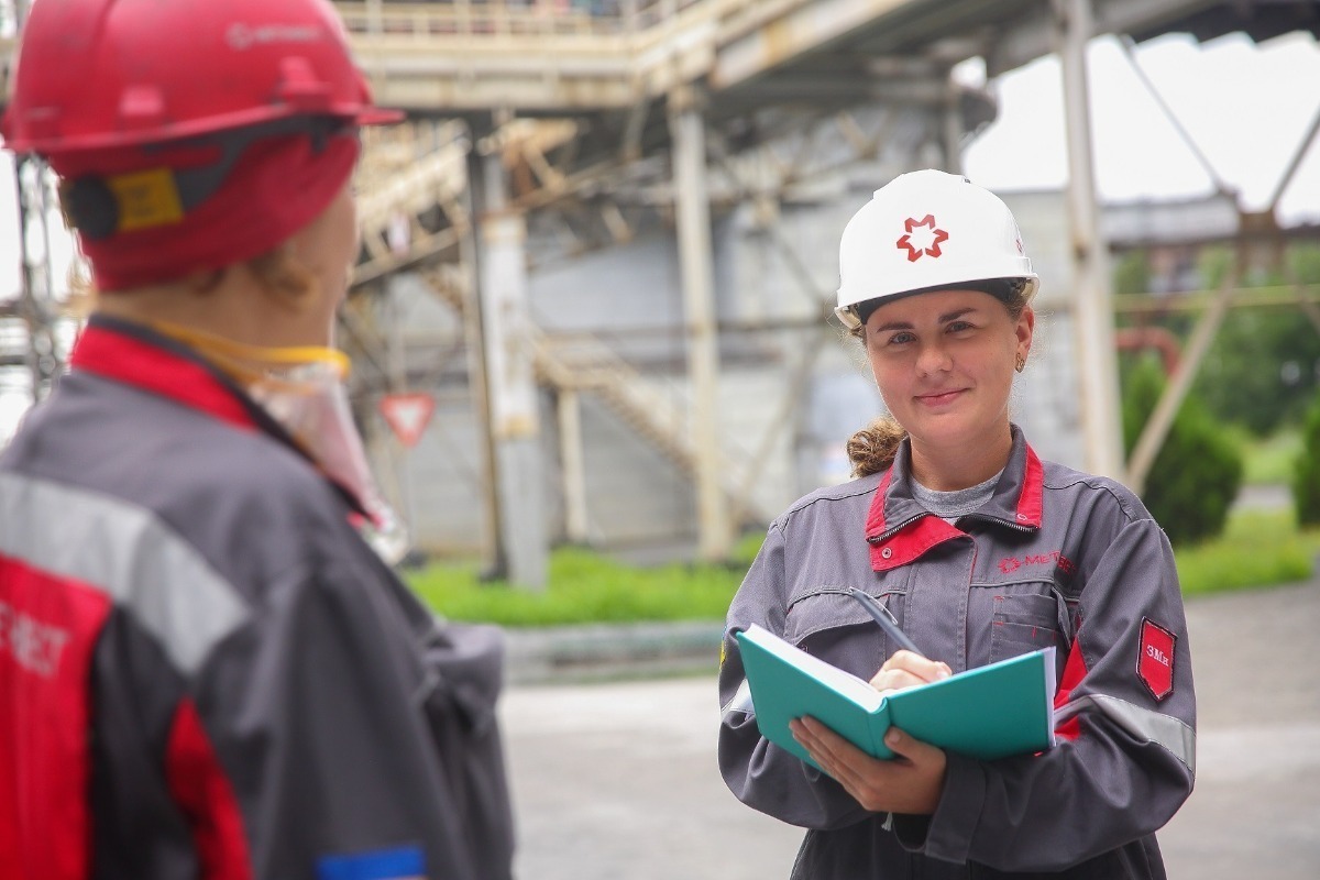 (Не)жіночі професії. Як війна змінила ринок праці, а українки все частіше опановують "чоловічі" посади