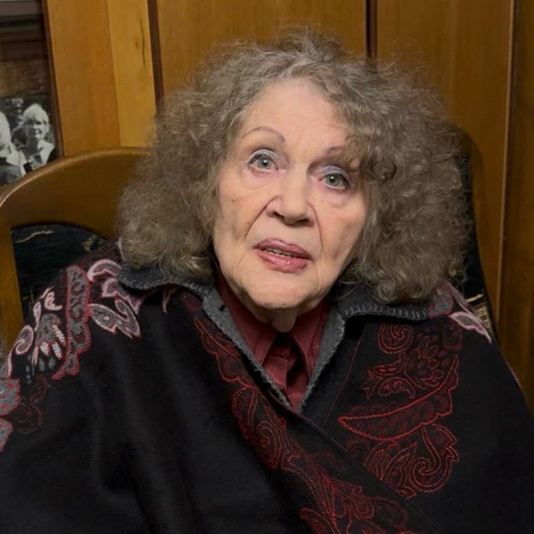 Как сейчас выглядит Лина Костенко: 96-летнюю поэтессу показали на редких фото