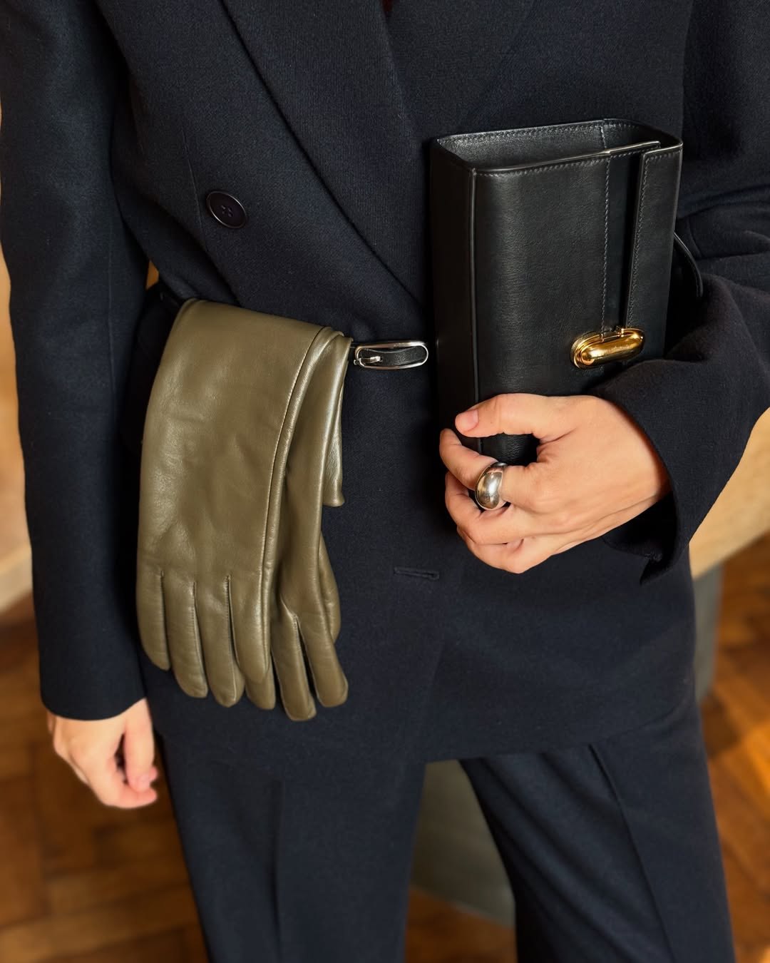 Як носити рукавички у 2025 році: наймодніший спосіб, який точно виділить вас із сірого натовпу