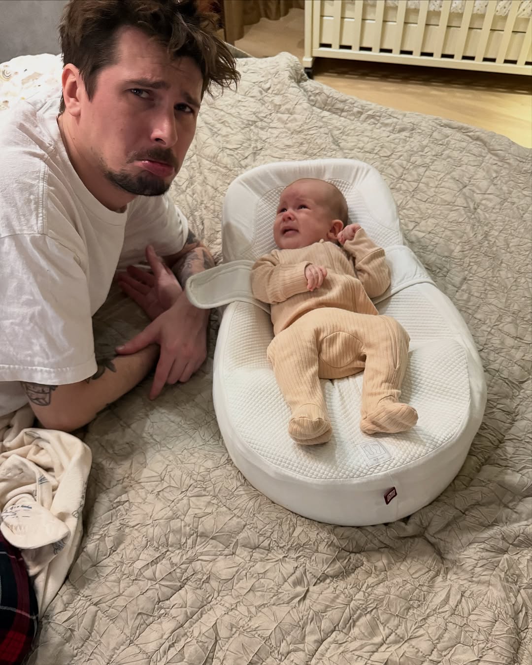 Дружина Позитива замилувала новими фото з маленькою донькою, яку називають копією тата