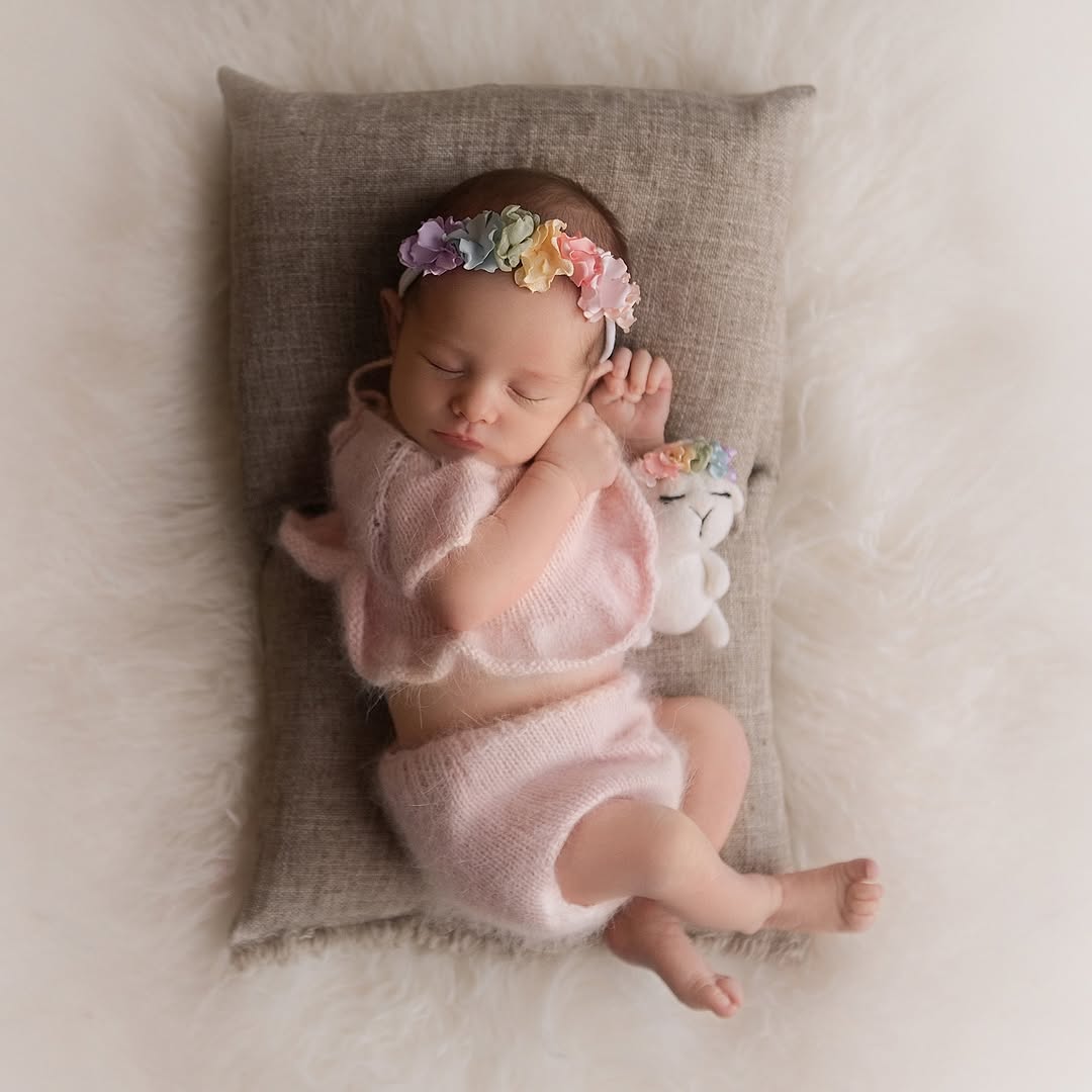 Дружина Позитива замилувала новими фото з маленькою донькою, яку називають копією тата