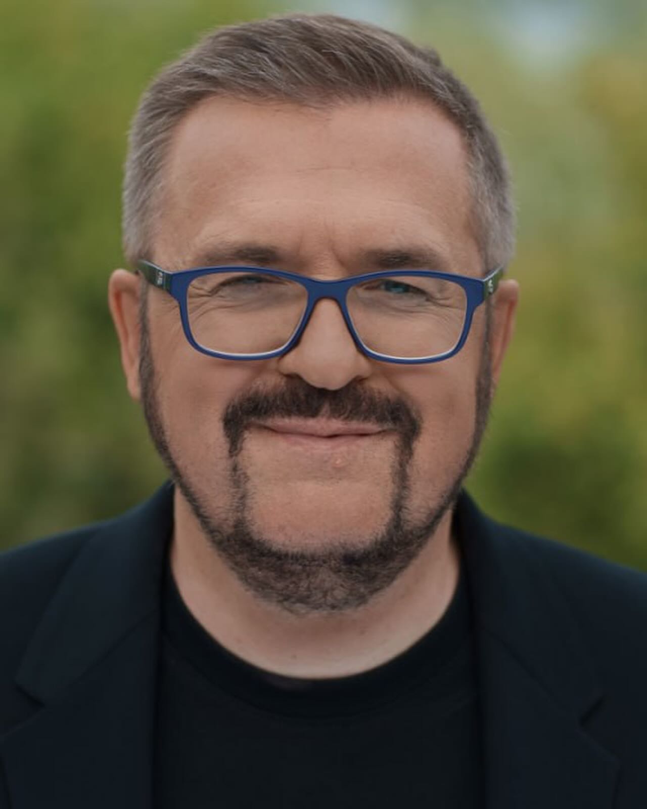 Пономарьов здивував архівним фото, на якому його важко впізнати: як він виглядав у молодості