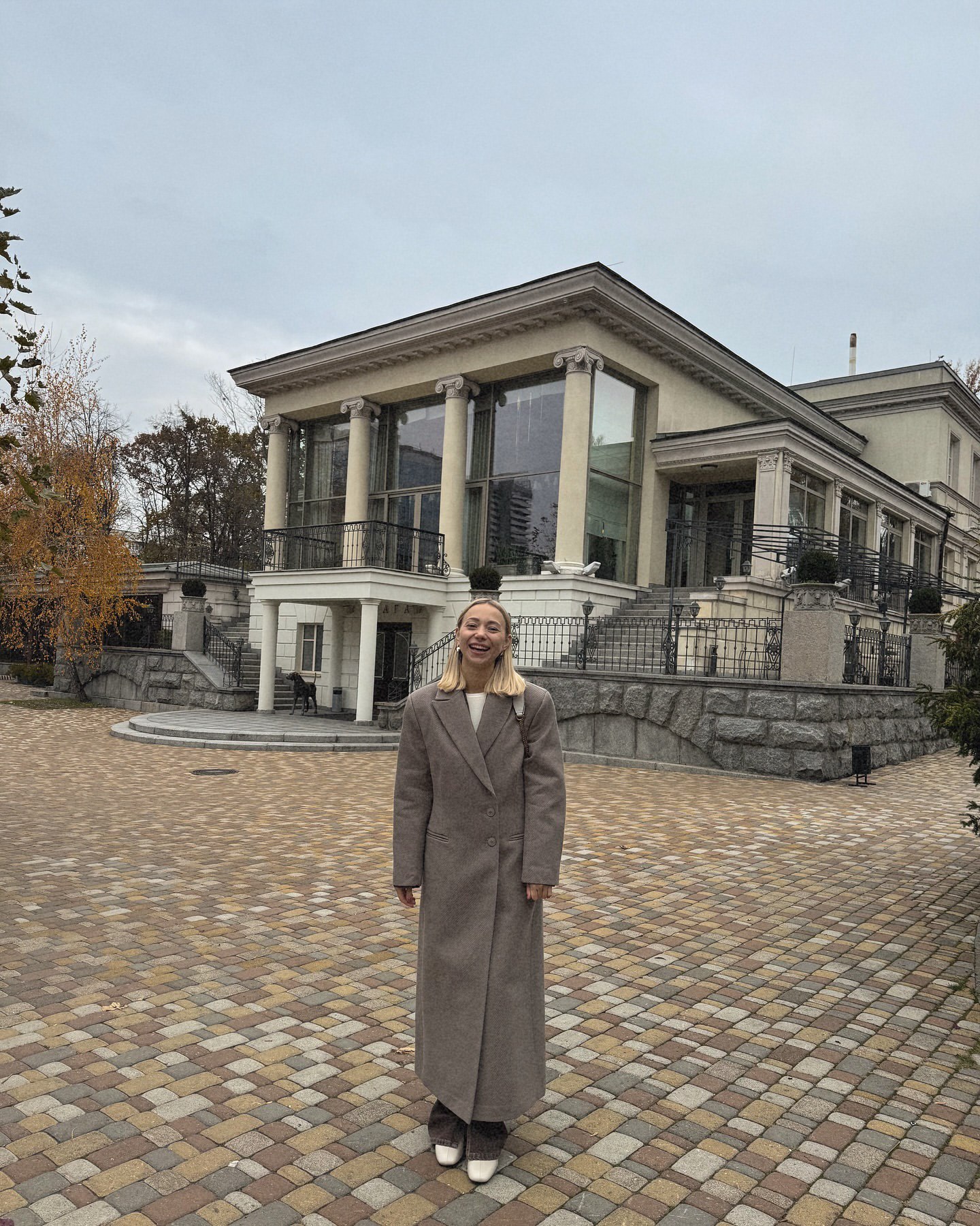 Теплое пальто на зиму: какие фасоны и тренды выбирают Злата Огневич, Кристина Горняк и жена Павлика