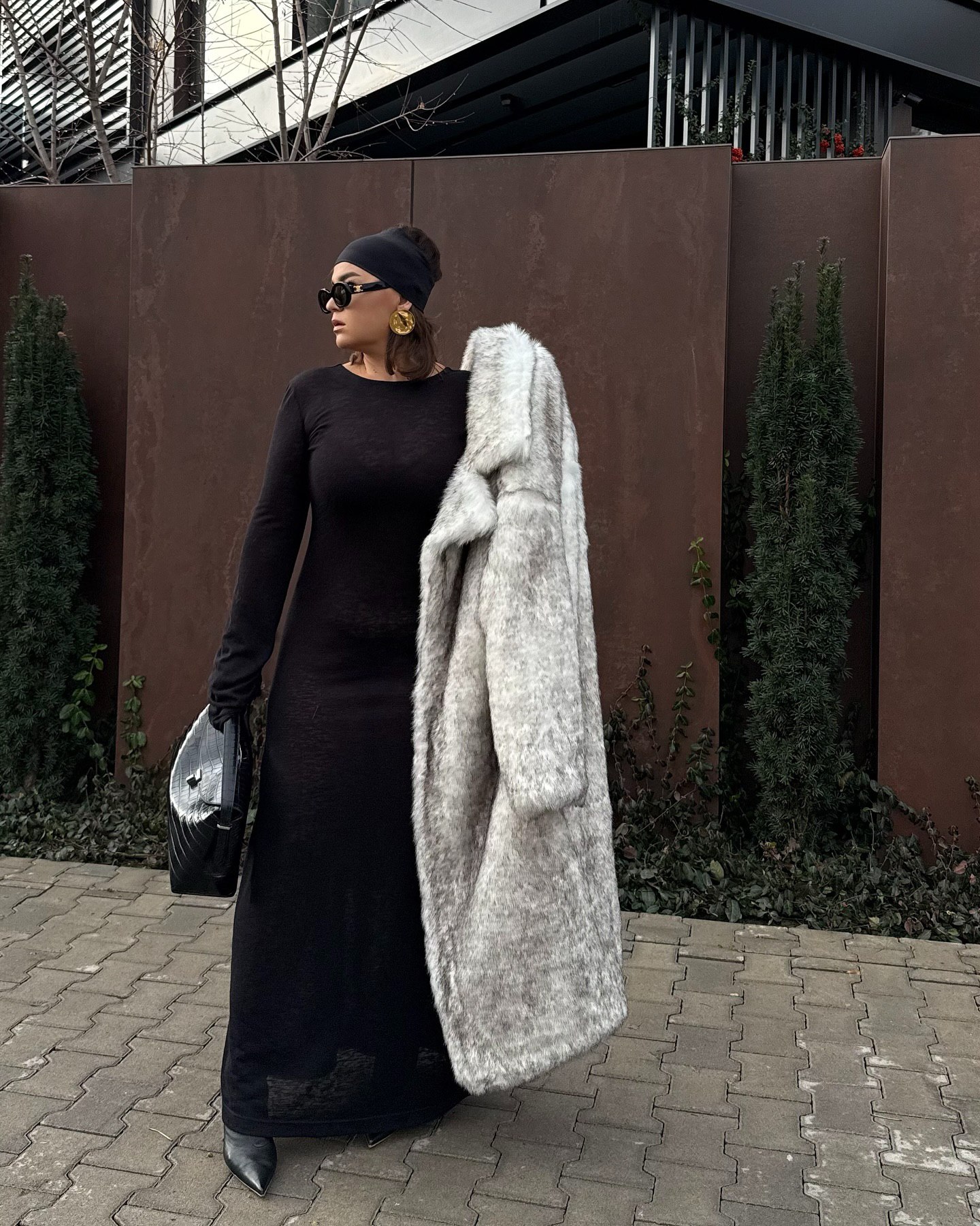 Теплое пальто на зиму: какие фасоны и тренды выбирают Злата Огневич, Кристина Горняк и жена Павлика