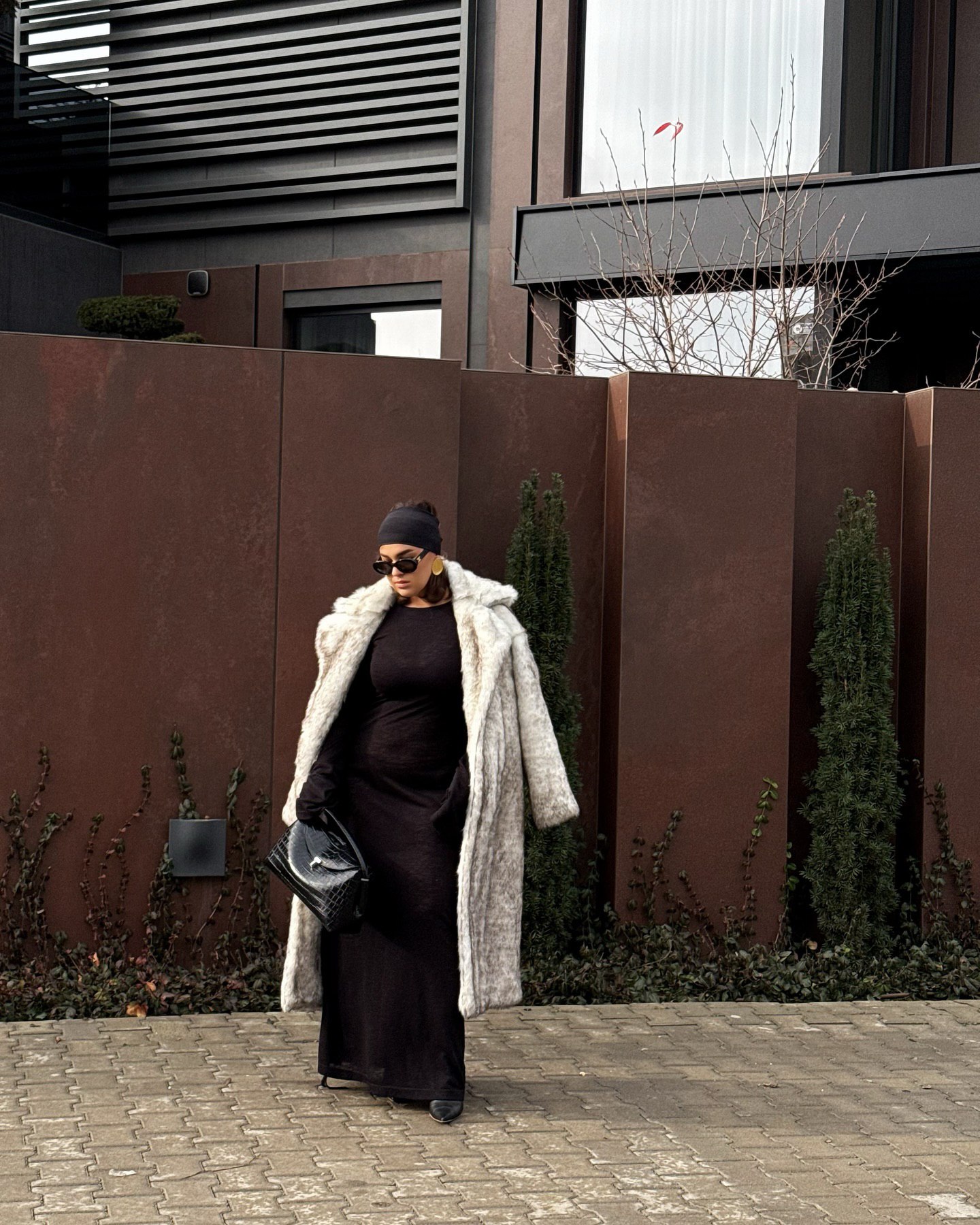 Теплое пальто на зиму: какие фасоны и тренды выбирают Злата Огневич, Кристина Горняк и жена Павлика