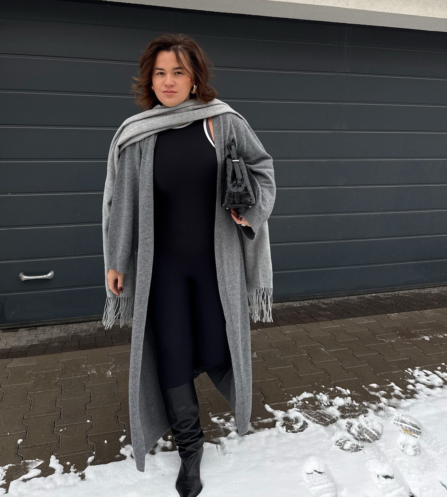 Теплое пальто на зиму: какие фасоны и тренды выбирают Злата Огневич, Кристина Горняк и жена Павлика