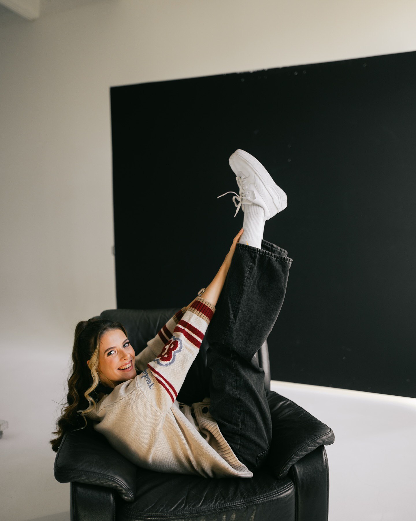 Звезды в восторге от этих фасонов джинсов: какие тренды выбирают Ефросинина, Магучих и Омаргалиева