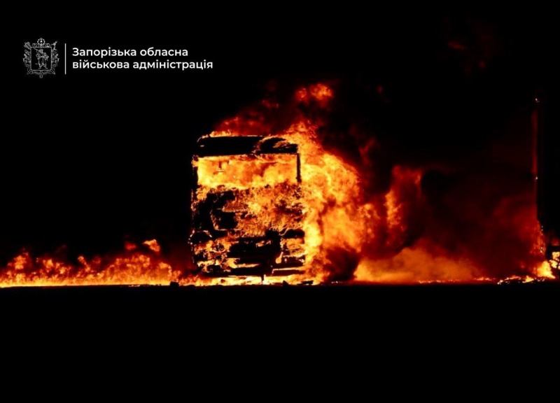 Russian forces launch massive strike on Zaporizhzhia: fire breaks out, several wounded