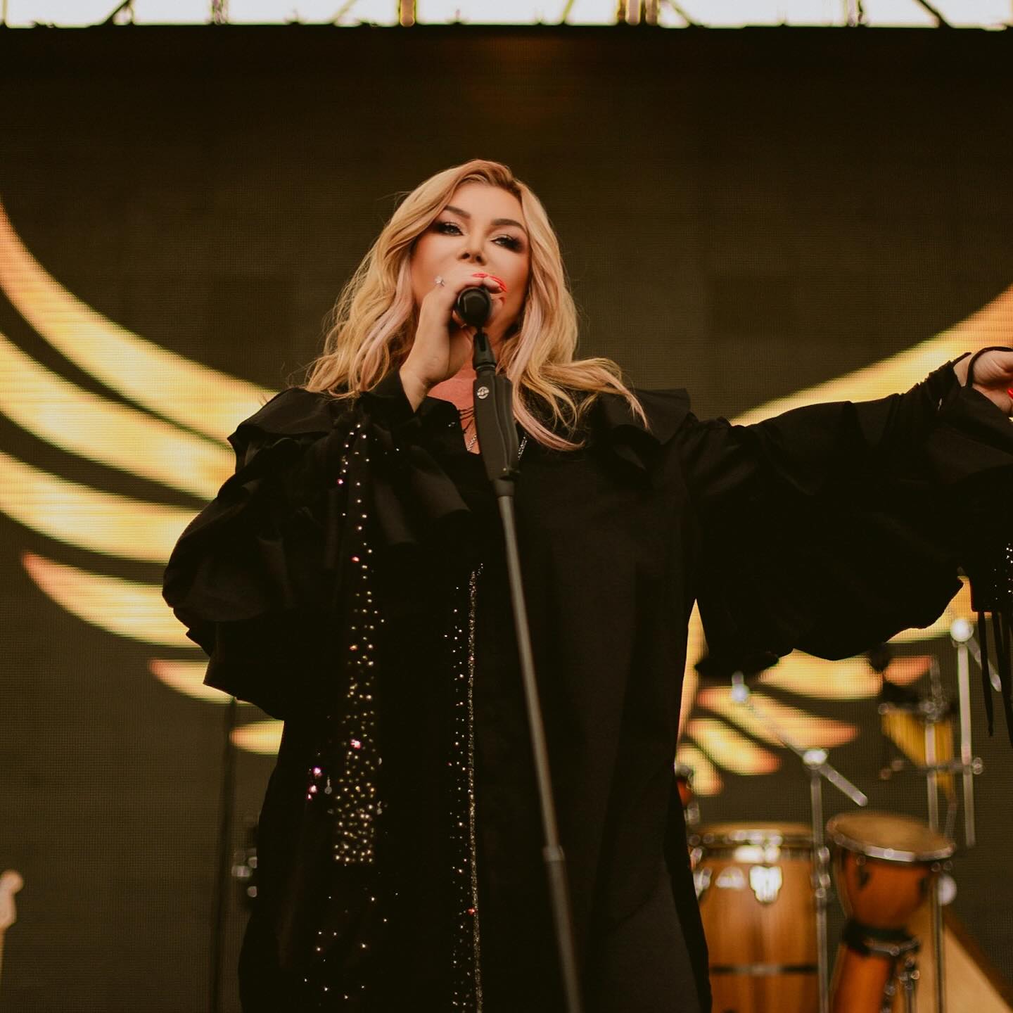 Ірина Білик здивувала несподіваним &quot;луком&quot;: як виглядає співачка (відео)