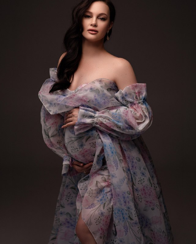 В очікуванні дива: дружина Позитива замилувала стильними фото на останньому місяці вагітності