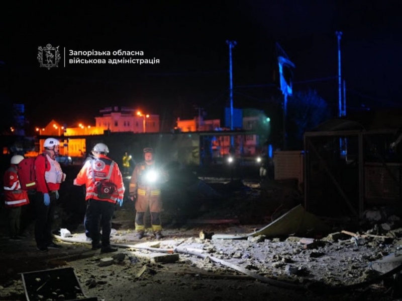 Russian attack on Zaporizhzhia leaves store in ruins and thousands of people without power