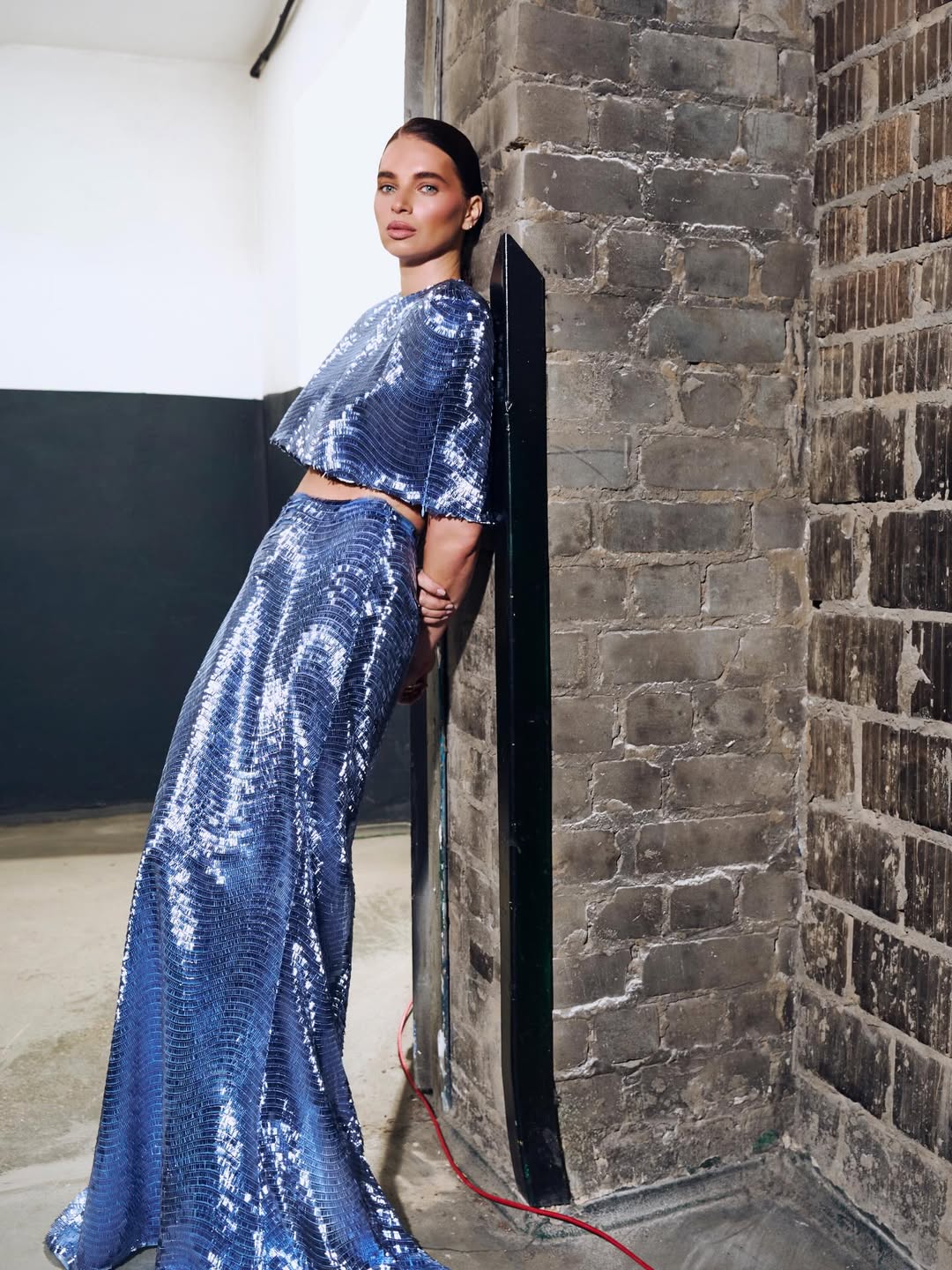 Синий металлик и фасон "русалка": жена Усика поразила праздничным "луком"