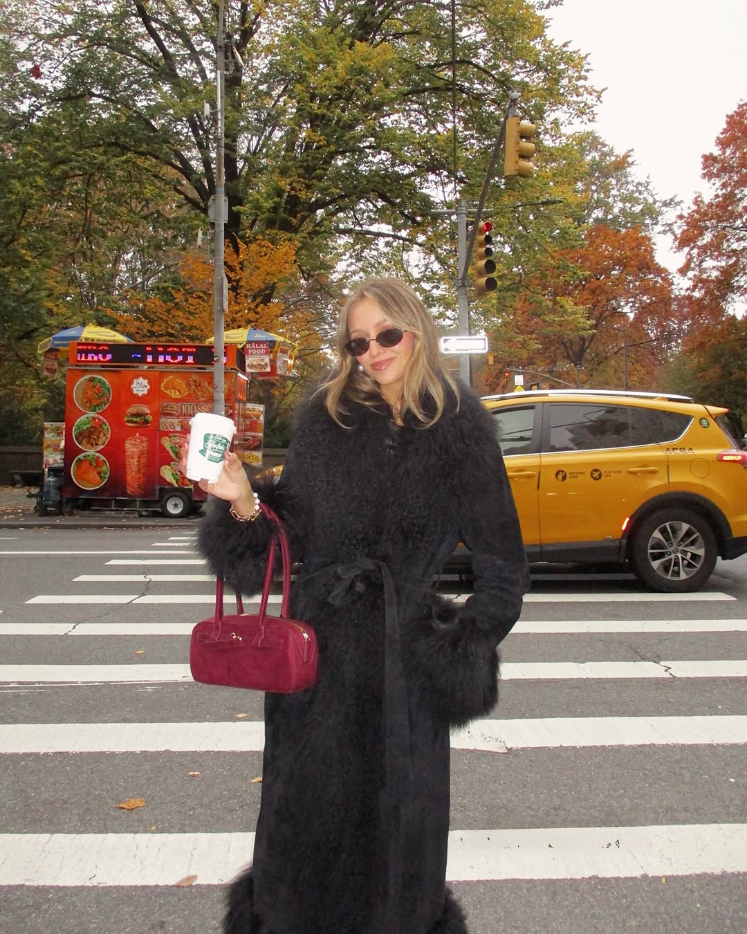 Трендовые модели пальто на зиму 2026: ретро, животный принт и пальто-халат