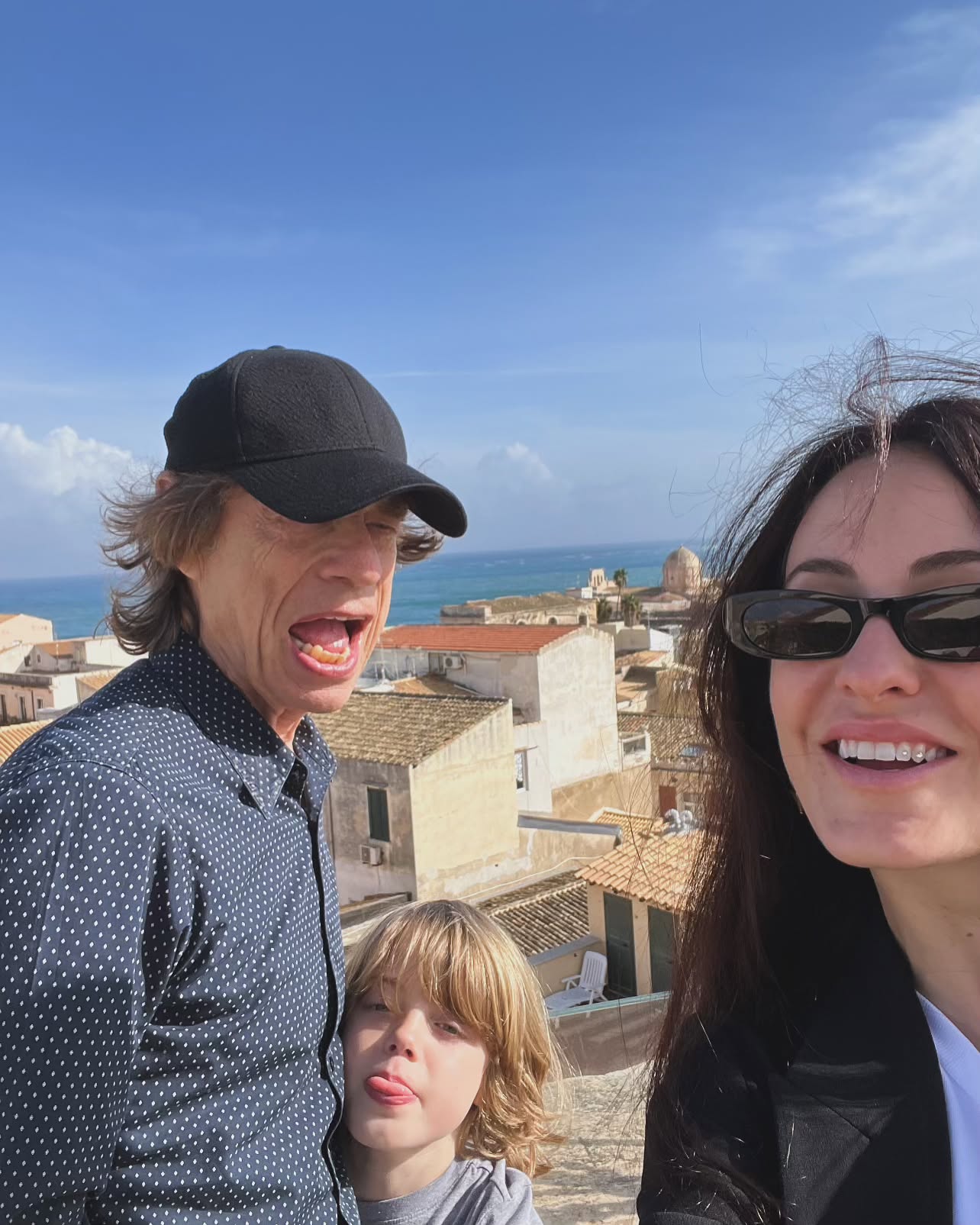 Самому младшему сыну Мика Джаггера исполнилось 8 лет: как выглядит ребенок 81-летнего рок-музыканта