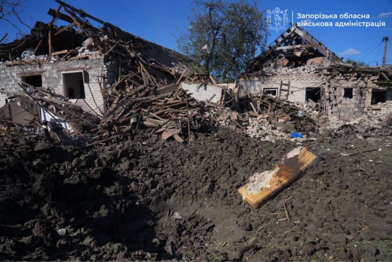 Russian strikes spark fires in Zaporizhzhia, damage homes, injure children