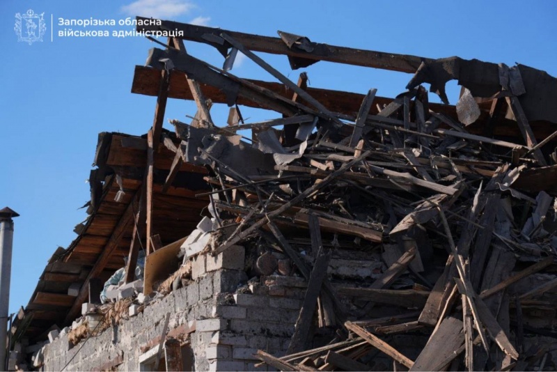 Russian strikes spark fires in Zaporizhzhia, damage homes, injure children