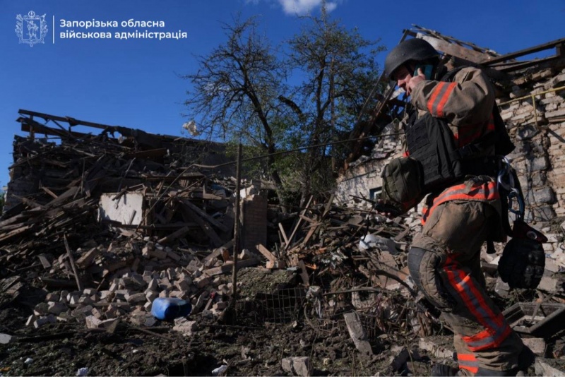 Russian strikes spark fires in Zaporizhzhia, damage homes, injure children