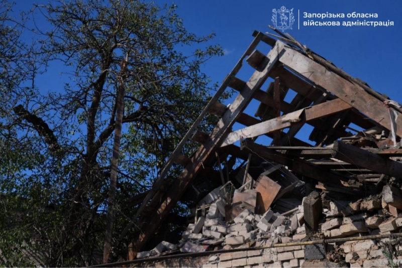Russian strikes spark fires in Zaporizhzhia, damage homes, injure children