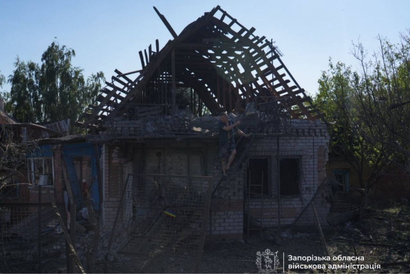 Russian strikes spark fires in Zaporizhzhia, damage homes, injure children