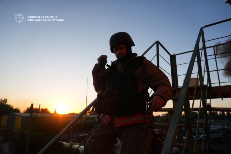 Russian strikes spark fires in Zaporizhzhia, damage homes, injure children