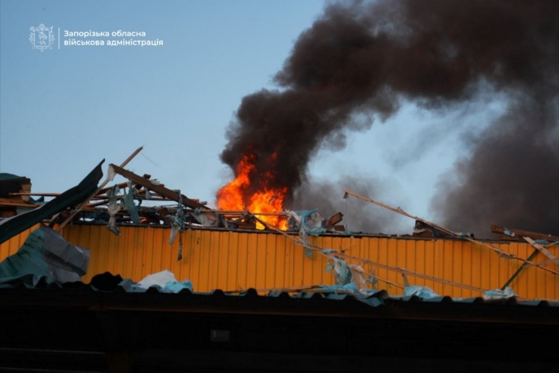 Russian strikes spark fires in Zaporizhzhia, damage homes, injure children