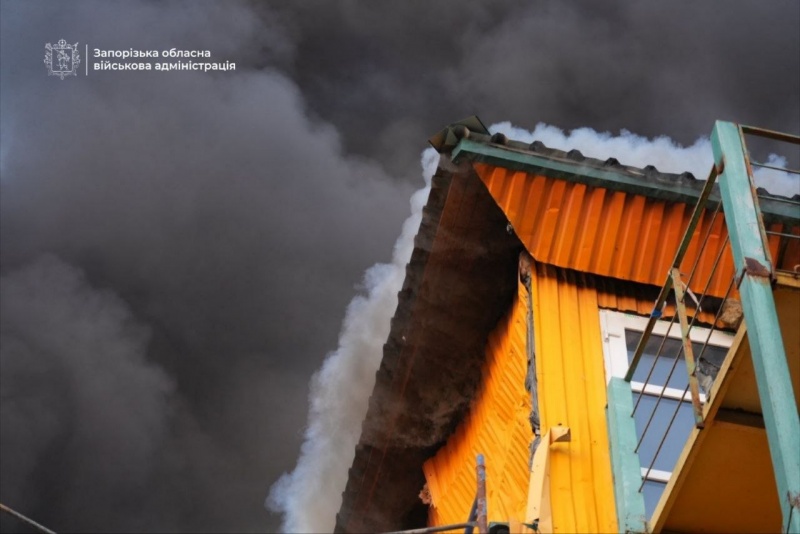 Russian strikes spark fires in Zaporizhzhia, damage homes, injure children