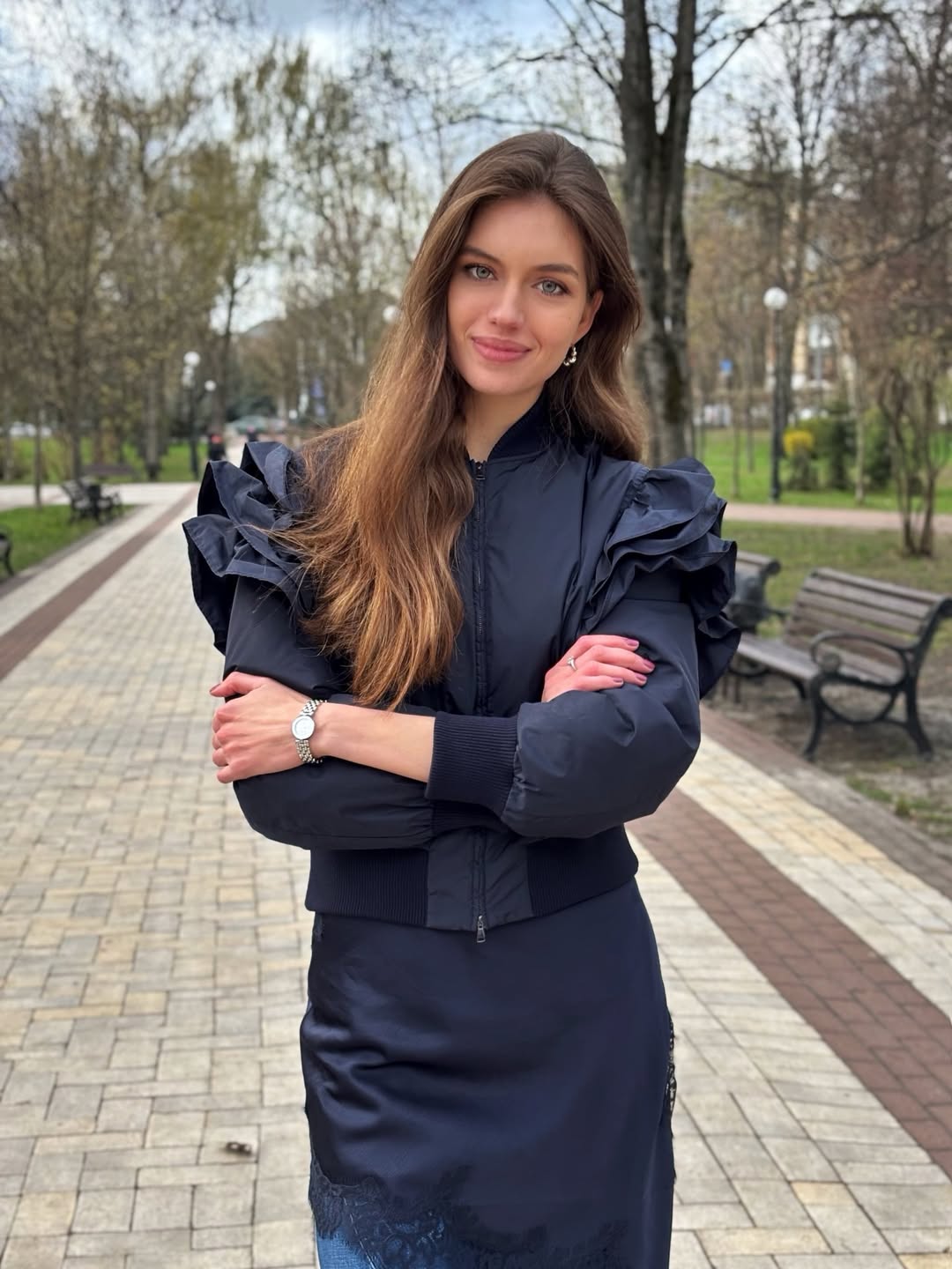 Эти джинсы уже есть в вашем гардеробе: как их носит бывшая Комарова