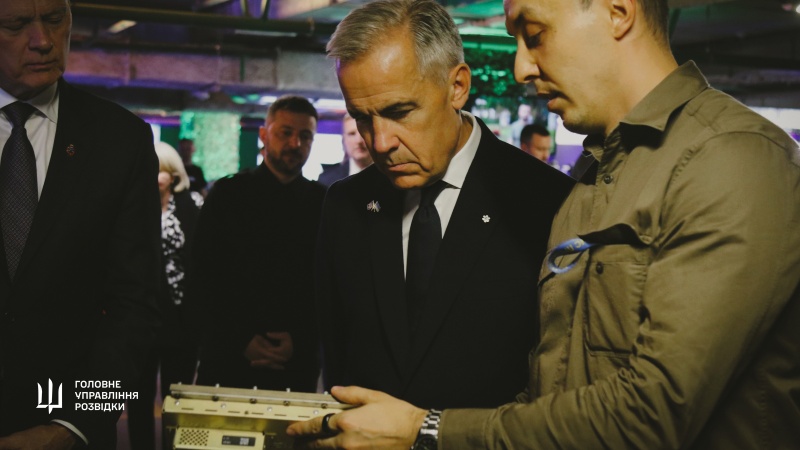 Canada’s PM sees captured Russian weapons and evidence of import dependence in Kyiv