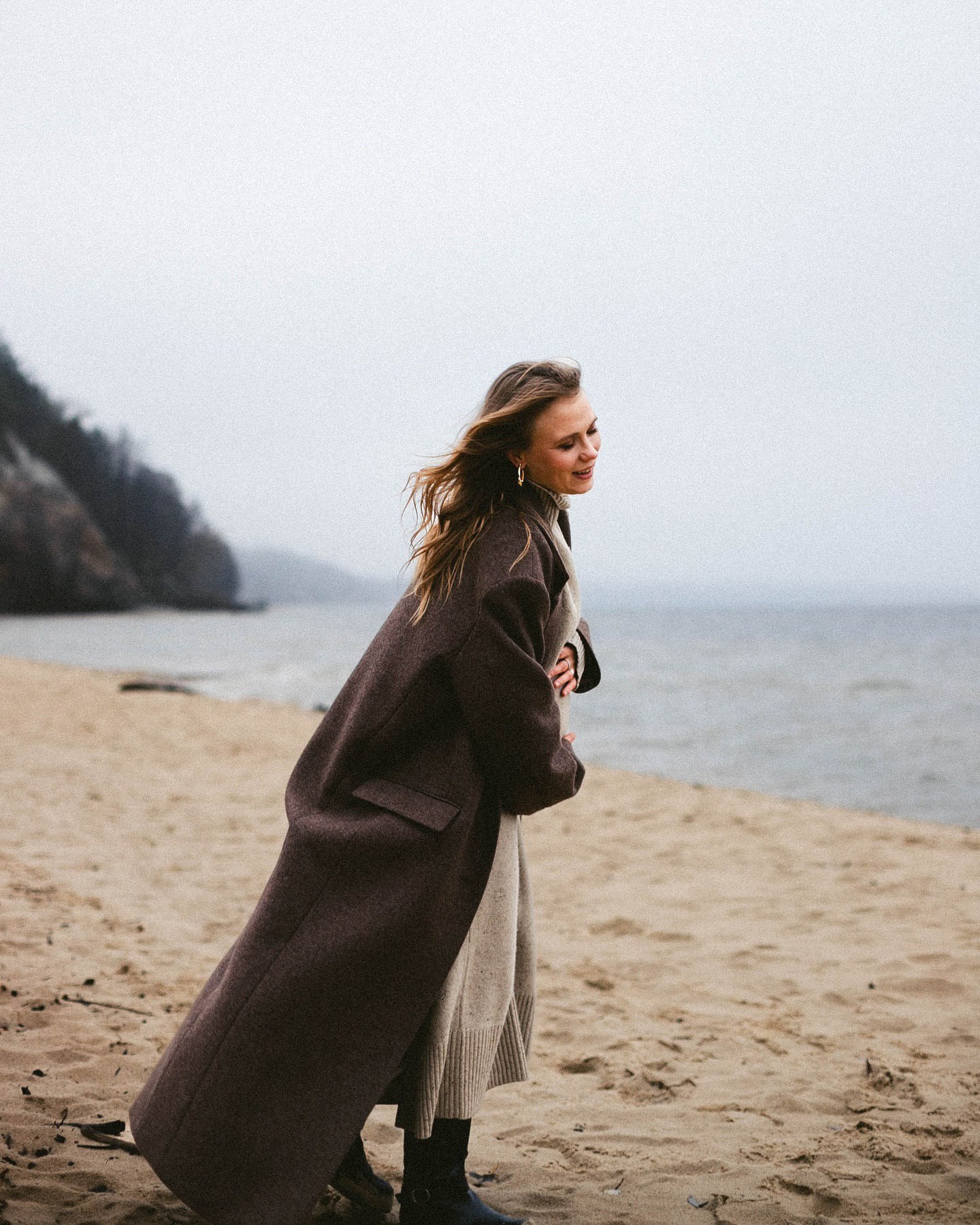 Анна Кошмал показалась с большим животиком на последних месяцах беременности (фото)