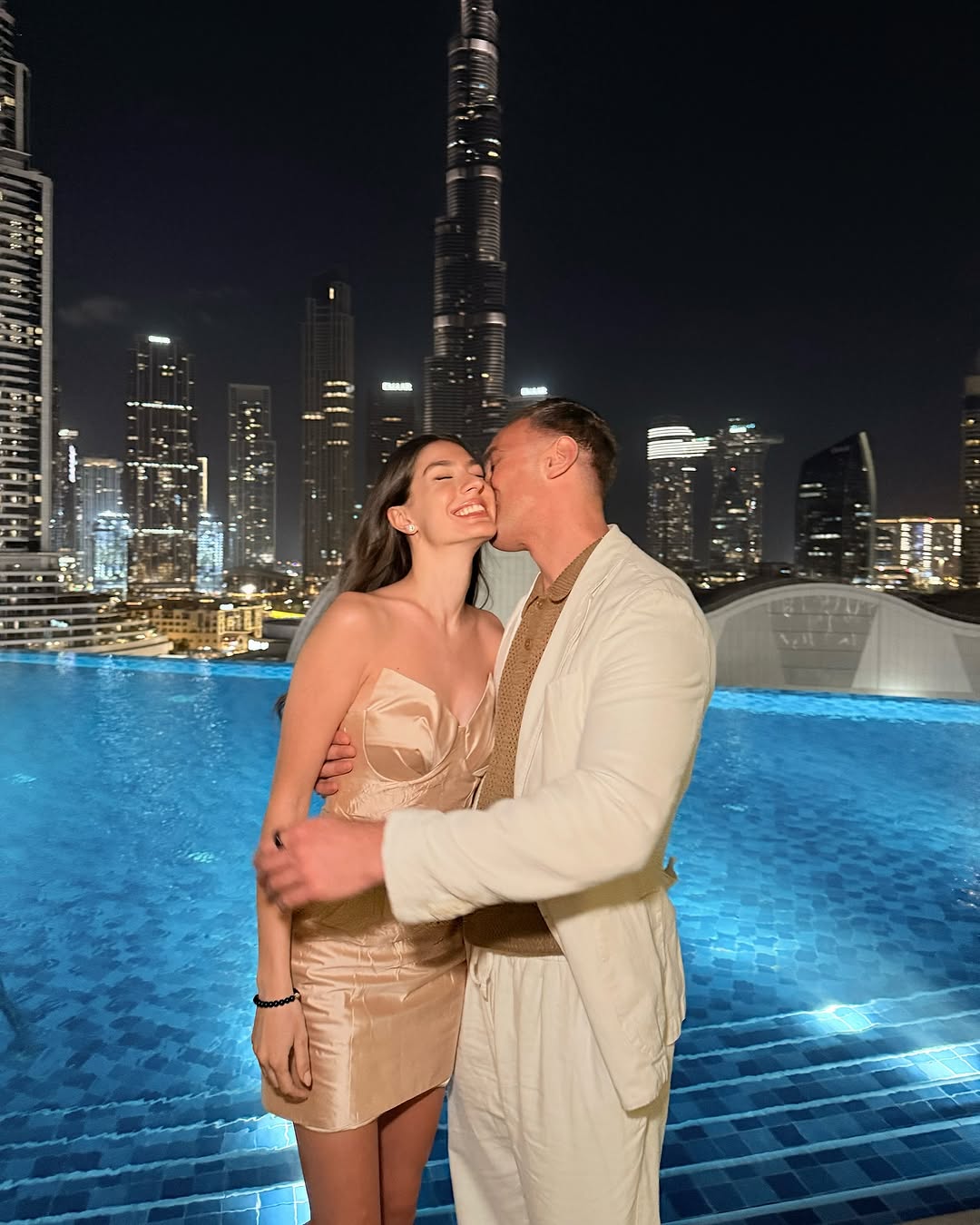 Колишній &quot;Холостяк&quot; Макацарія зачарував фото красуні-дружини: як вона виглядає через 2 місяці після пологів