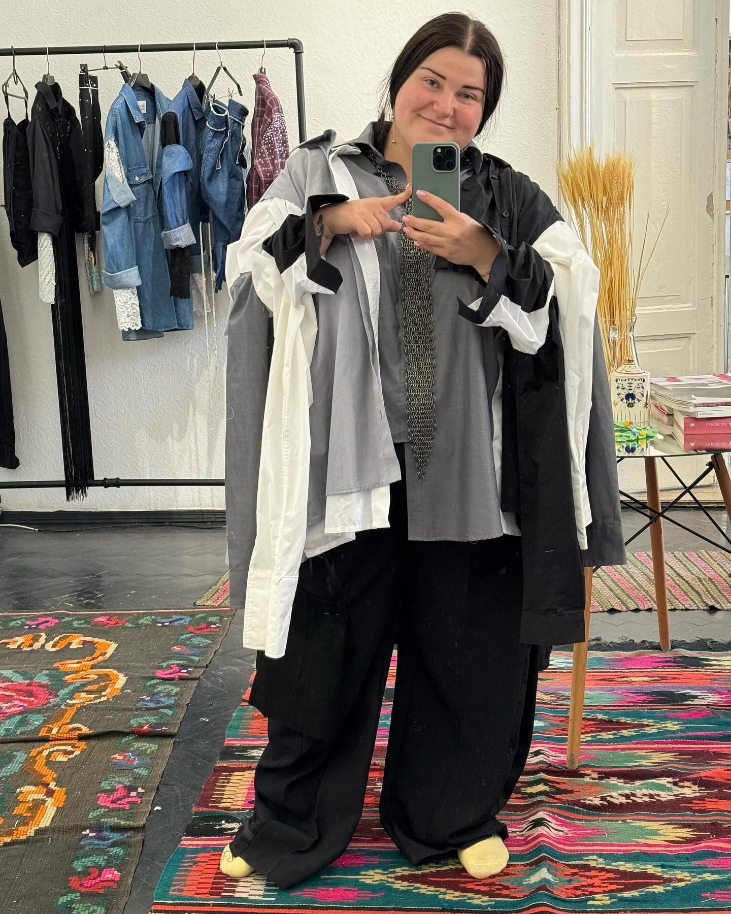 &quot;Это пропаганда лени&quot;: известная певица жестко высказалась в адрес alyona alyona и солистки KAZKA