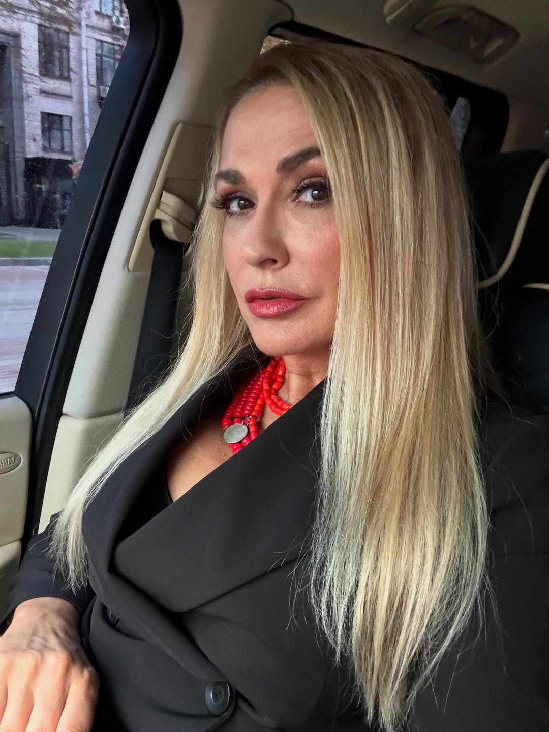 Конфликт продолжается: Ольга Сумская рассказала про непростые отношения со старшей сестрой