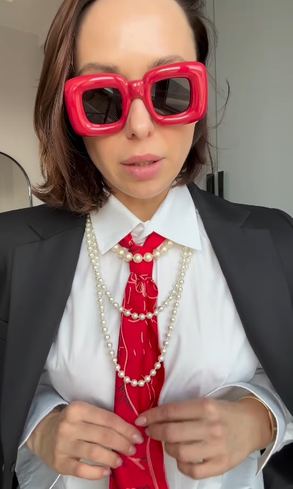 Як урізноманітнити діловий стиль: стиліст показала модну фішку, яка точно виділить вас із натовпу