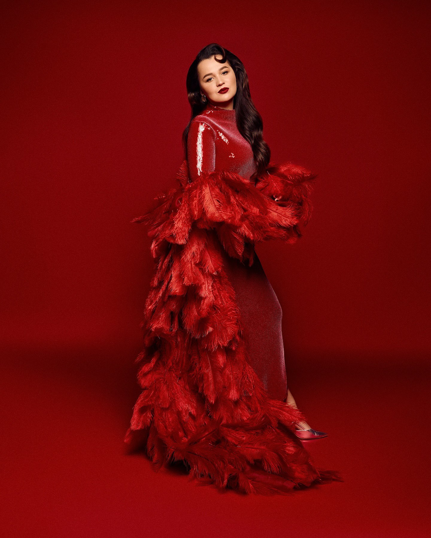 В чем блистать на Рождество и Новый год: Кароль, Ризатдинова, Ребрик и жена Павлика показали праздничные образы