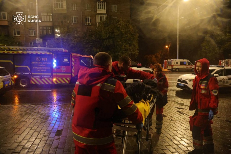 Kyiv's left bank in darkness, right bank faces outages after missile and drone attacks