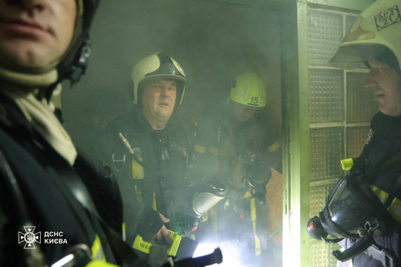 Kyiv's left bank in darkness, right bank faces outages after missile and drone attacks