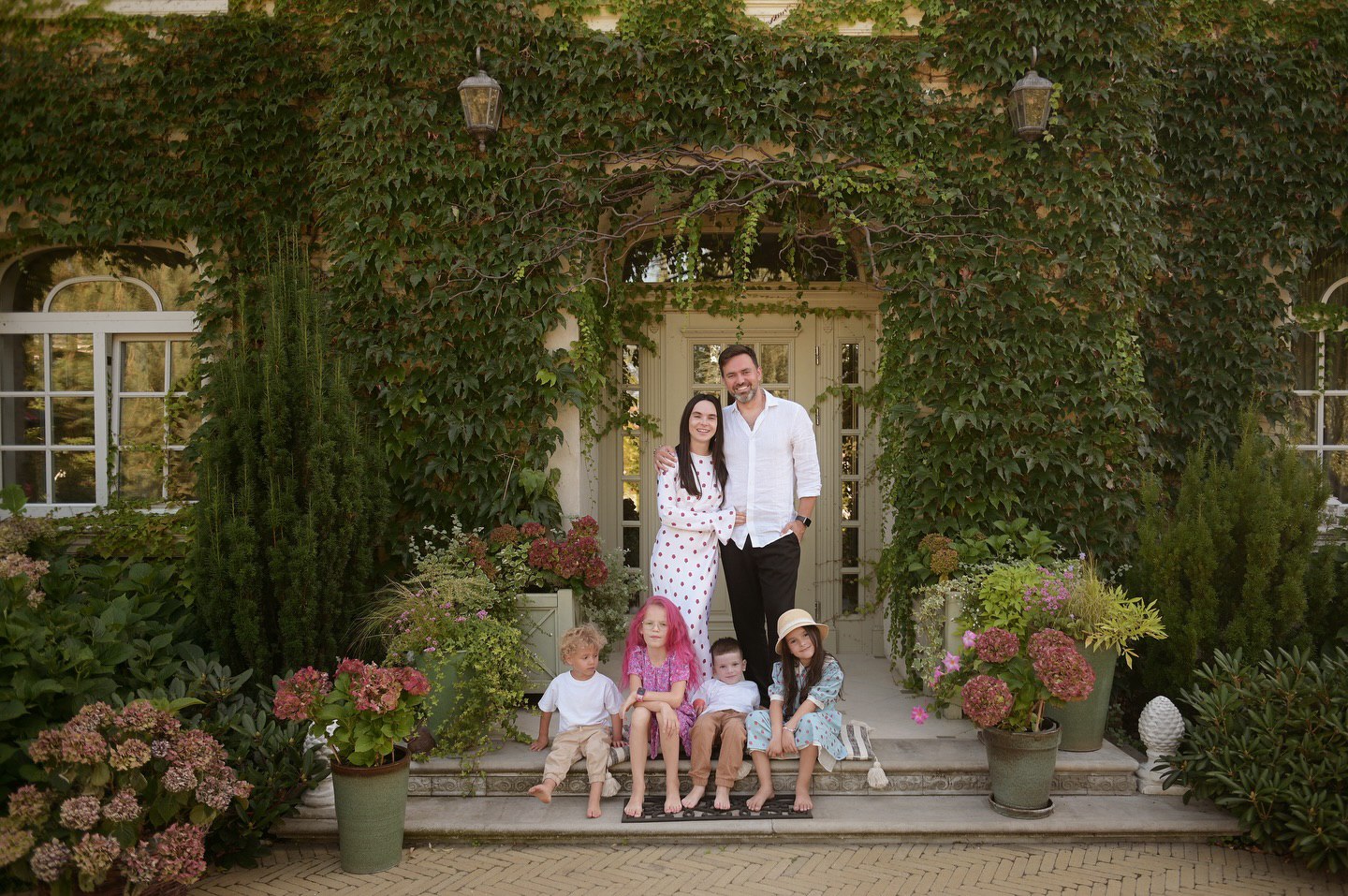 Жена Тимура Мирошниченко заинтриговала словами о пятом ребенке